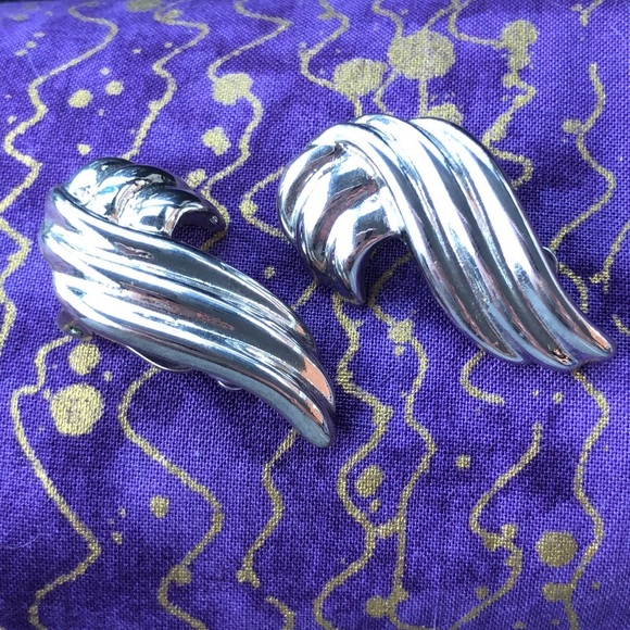 Vintage Silver Tone Clip Earrings - Picture 1 of 3